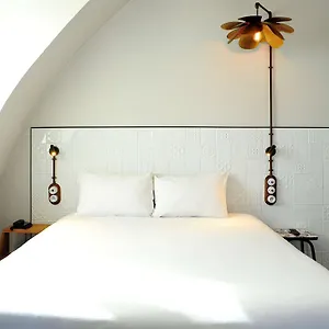 https://helvetia.fr-paris.fr